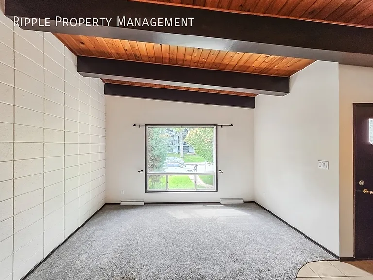 614 56th Ave SW #UPPER — Photo 6