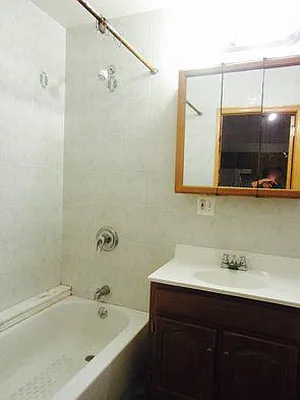 Rented by New York Realty Minimax Inc | media 3