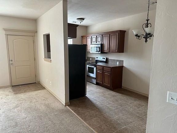 3rd image of 1812 Alameda St Unit 325