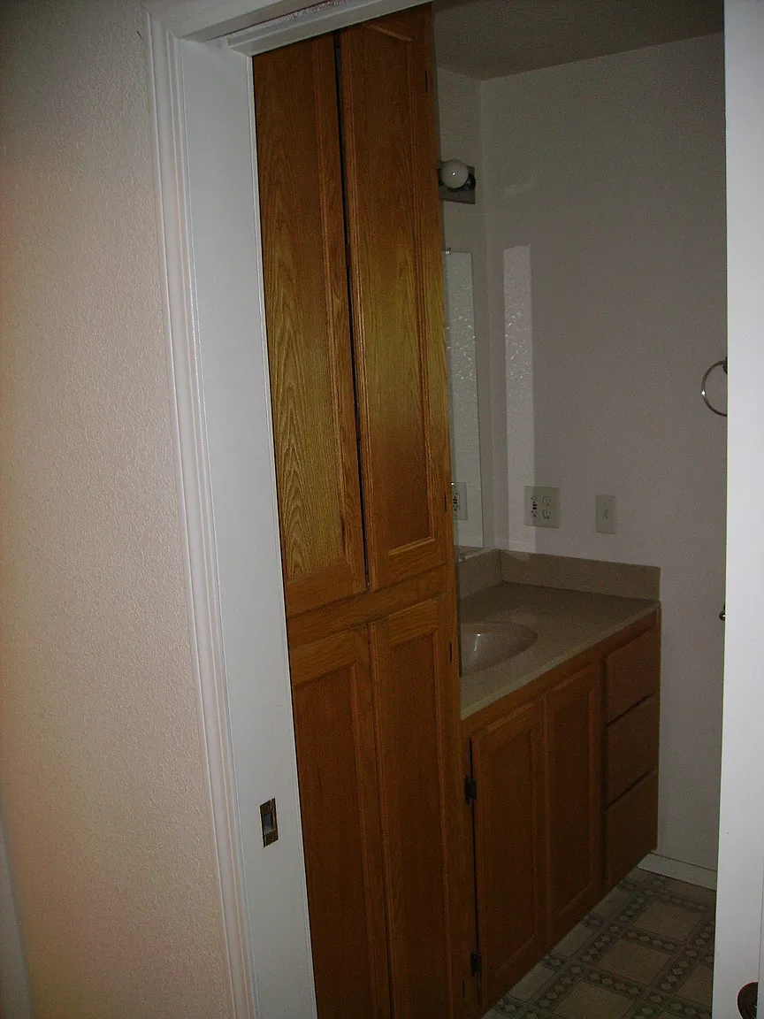 3935 Pine St photo 1