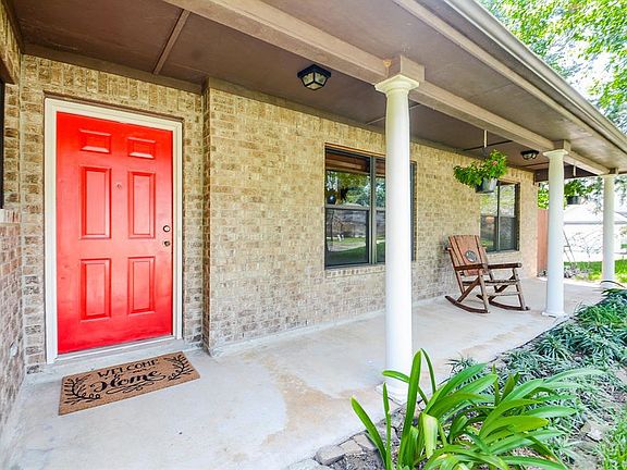 3rd image of 12102 Goliad Ln