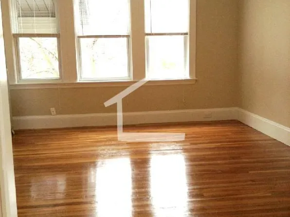 34 Irvington Rd #L2, Somerville, MA 02144