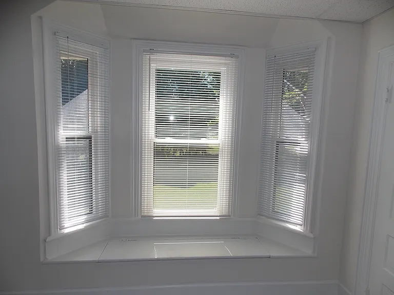 727 W Beaver St #5 — Photo 5