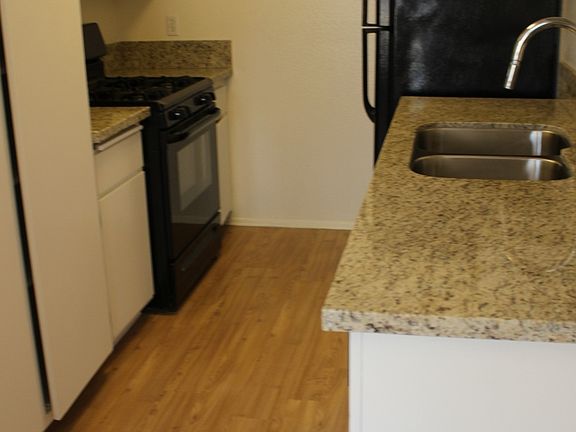 3rd image of 3554 Vinton Ave APT 204