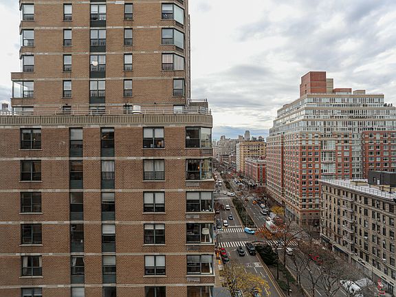 5th image of 215 W 88th St #11FF