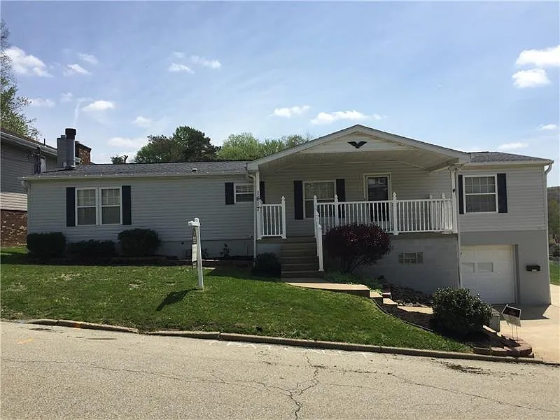 1617 Ashland St photo 1