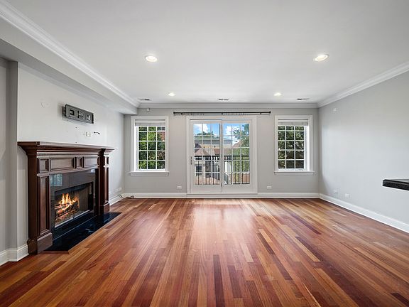 3rd image of 3723 N Wilton Ave APT 3