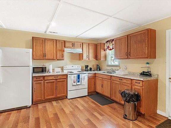 5th image of 216 Micco Avenue