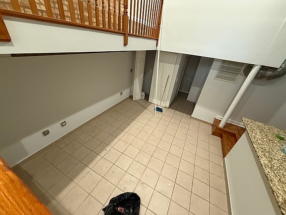 5th image of 2042 W Touhy Ave