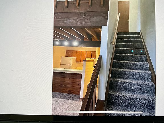 5th image of 794 Kentwood Dr #1