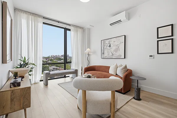 Living room, photo 1