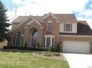 1347 Lake Shore Blvd, Lake Orion, MI 48362