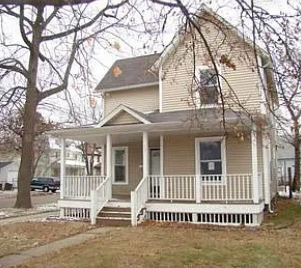 4 bed, 1361 sqft, $1,425 — Photo 1