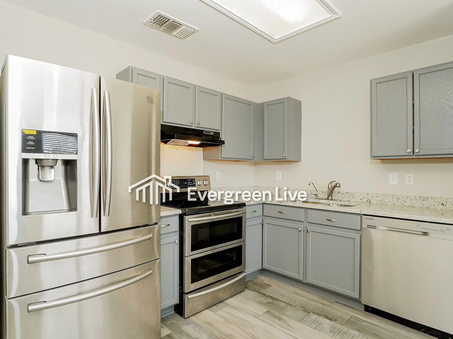 3 bed, 2.0 bath, 1328 sqft, $1,445 — Photo 3