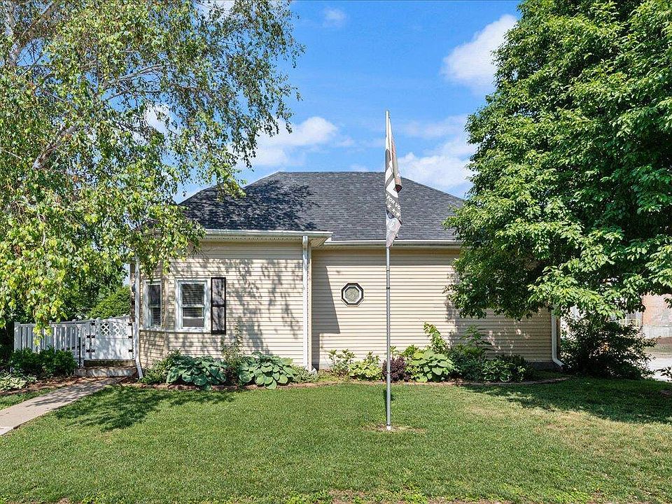 118 S Central St, Carson, IA 51525 Zillow