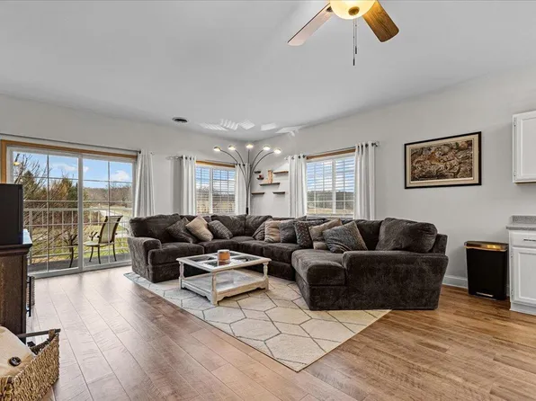 140 West Commerce BOULEVARD #301, Slinger, WI 53086