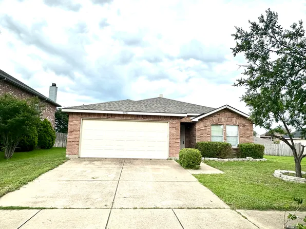 8021 Stowe Springs Ln, Arlington, TX 76002