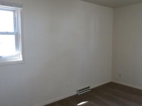 4th image of 2706 Greenway Dr