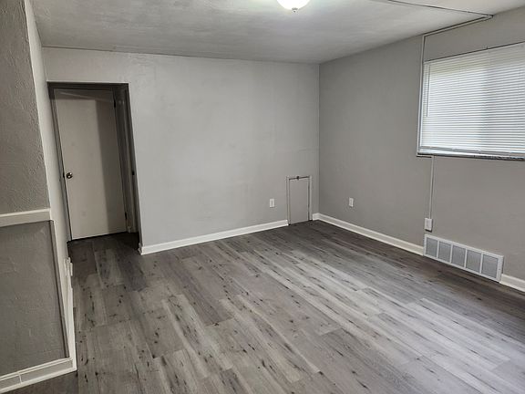 5th image of 626 Summit Ave #1