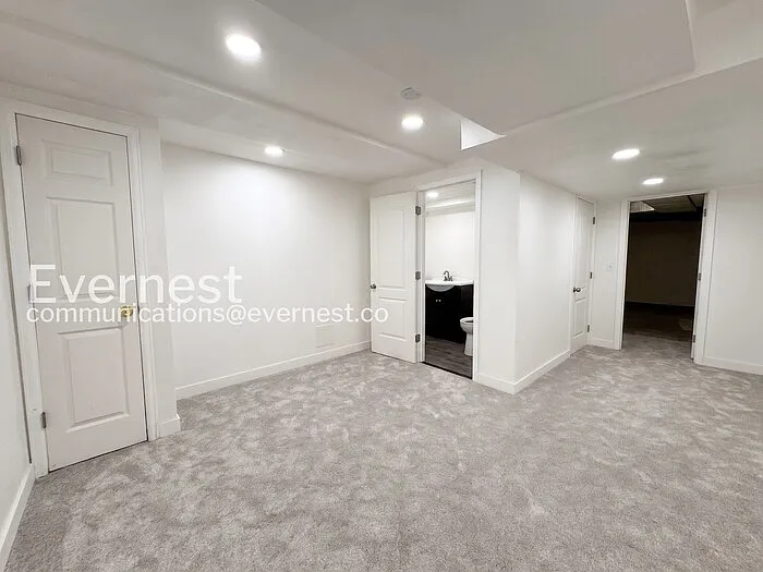 2701 E Nichols Cir — Photo 13
