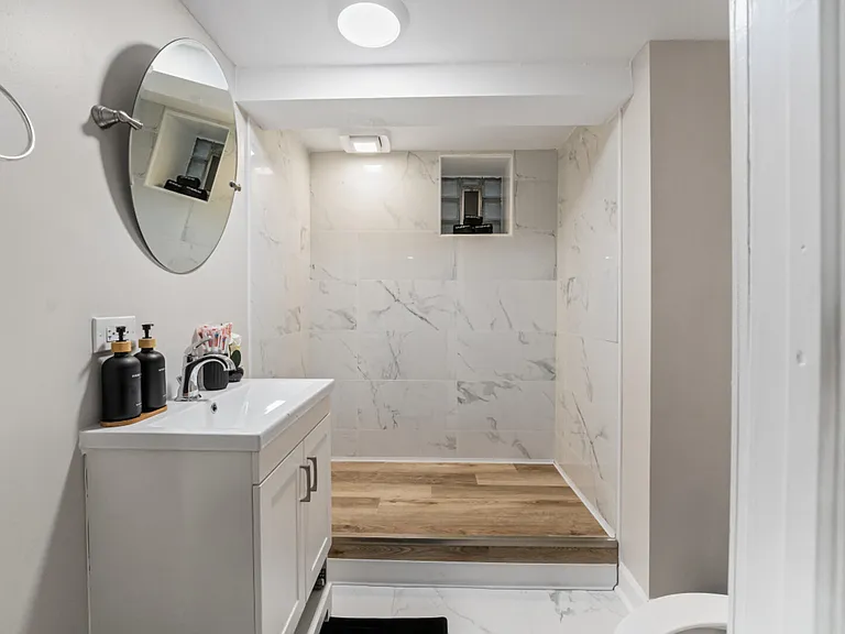 S 52nd Ct — Photo 25