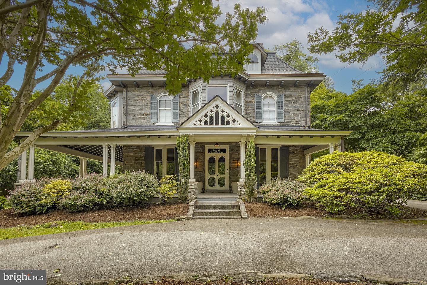 42 Summit St, Philadelphia, PA 19118 | Zillow