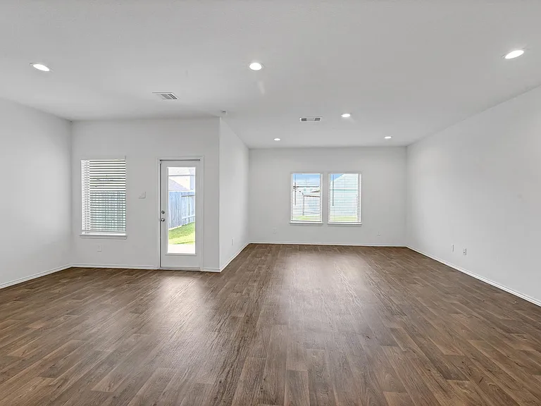 21503 Flowering Garden Ln — Photo 9