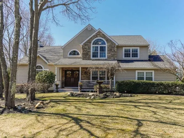 4 Applecross Lane, Setauket, NY 11733