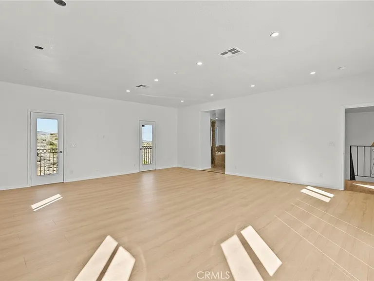 1138 Lakeview Dr — Photo 46
