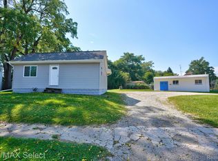 2308 S Grand Traverse St, Flint, MI 48503