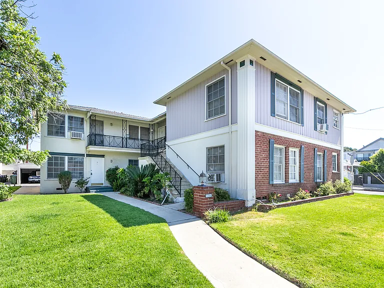 12309 Oxnard St #3 — Photo 1
