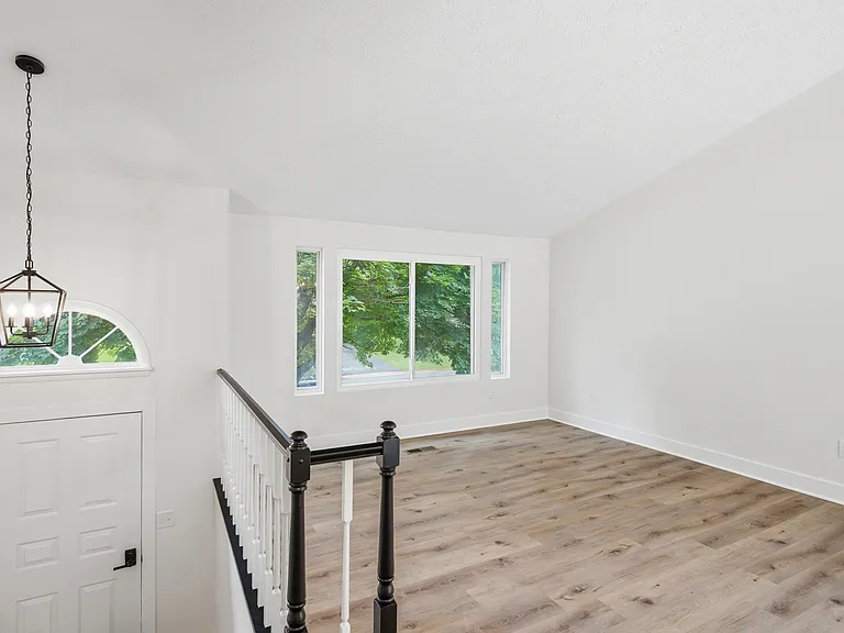 202 Leslie Ct #202 — Photo 14