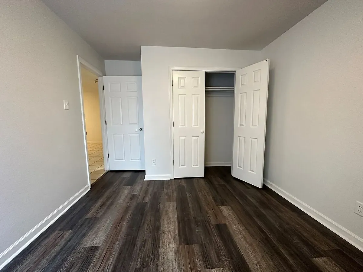 Fountain Square Apartments — Photo 3