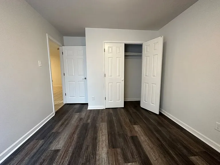 Fountain Square Apartments — Photo 3