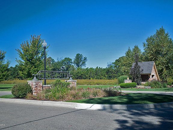4th image of 131 Stone Gate Dr