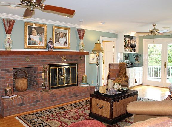 3rd image of 414 Walnut Creek Dr