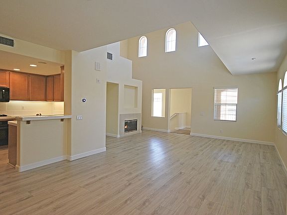 5th image of 27057 Fairway Ln