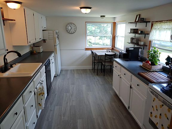2nd image of 102 West Ave #2
