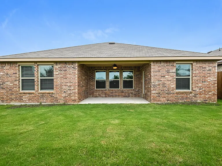 2618 Saldana Dr — Photo 15