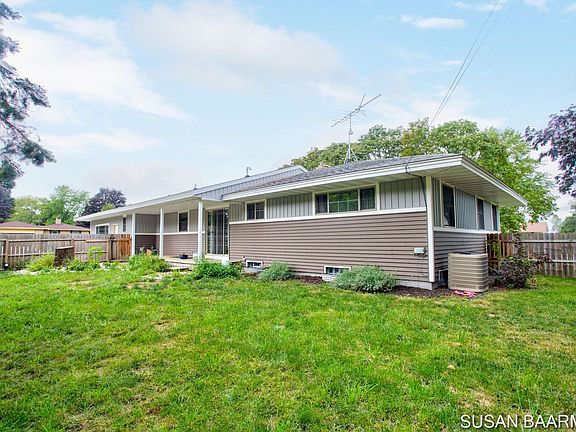 5th image of 1148 Legion Park Dr