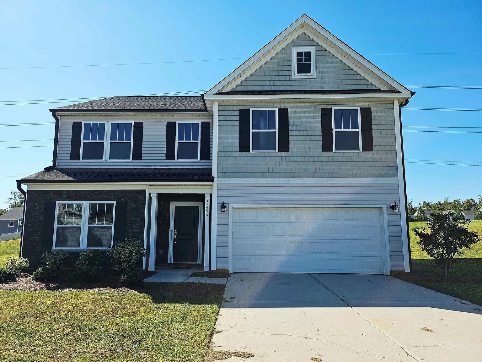 4 bed, 2764 sqft, $2,500 — Photo 1