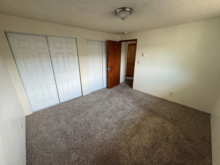 468A - 824 SW Grove Street — Photo 6
