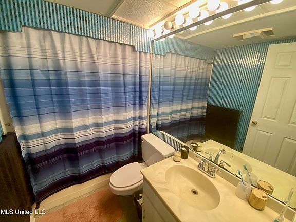 3rd image of 253 Lanai Vlg