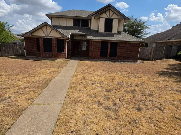 405 Raintree Cir, Desoto, TX 75115