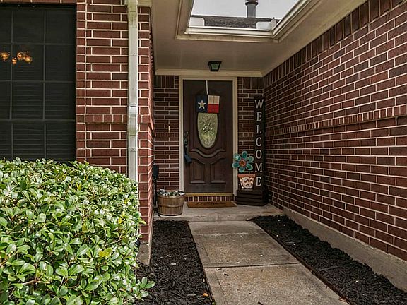 4th image of 4910 Archway Dr