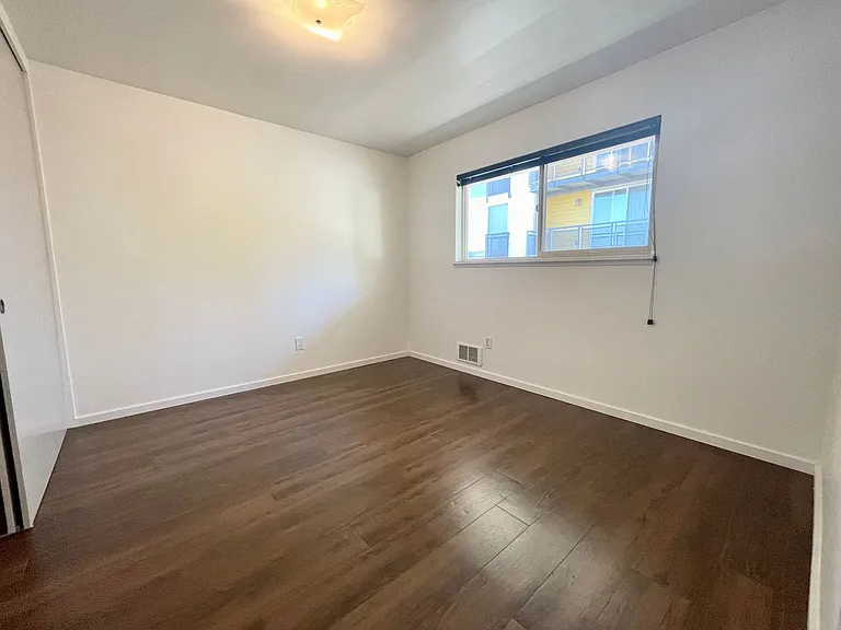 Bayview Apartments — Photo 82