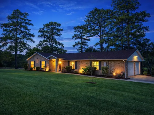 203 N Bayou Bend Dr, Baytown, TX 77521