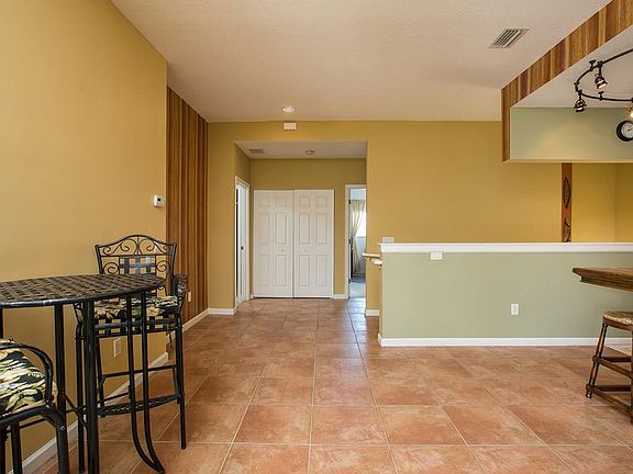 4th image of 536 7th Sq APT 202