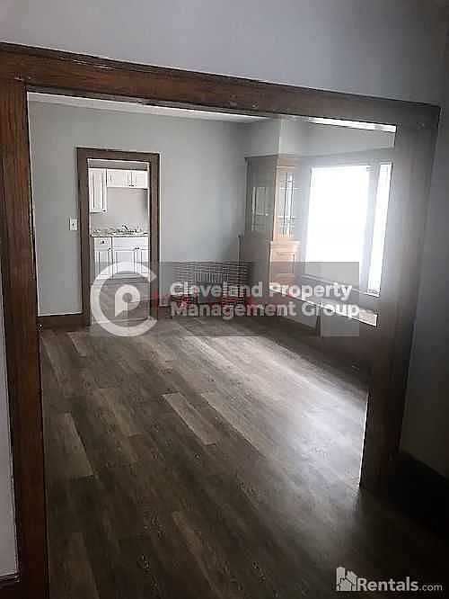 2nd image of 11901 Buckingham Ave