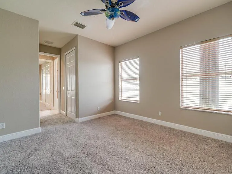 4539 SW 6th Pl — Photo 17